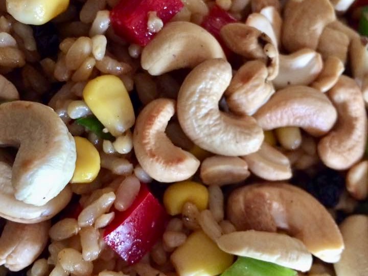 Sues Brown Rice Salad thumbnail